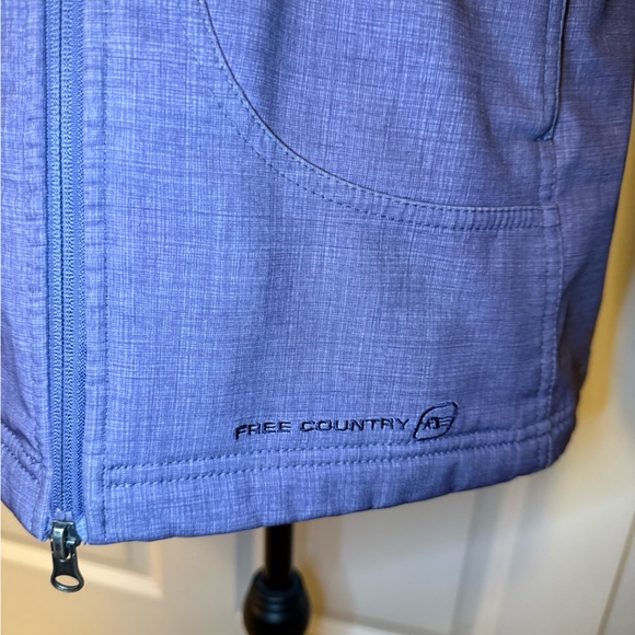 Women's Soft Shell Jacket - Picture 3 of 10